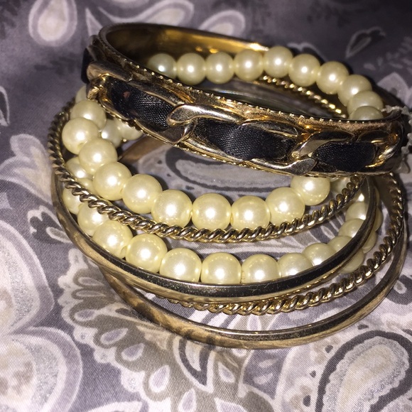 Bebe Bracelet Set - Picture 1 of 3